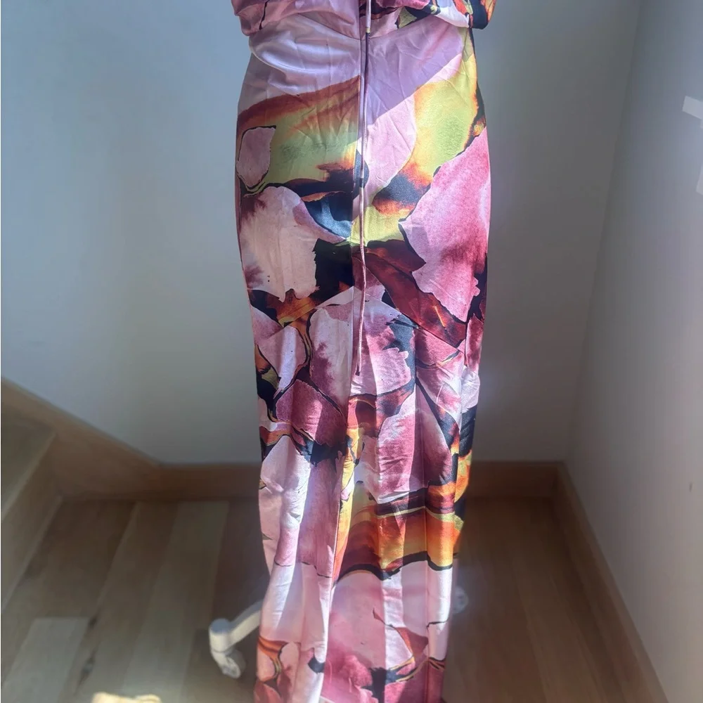 ASOS DESIGN strappy tie back cowl front satin maxi dress in print - Picture 5 of 9